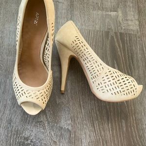 Apt 9 heels tan